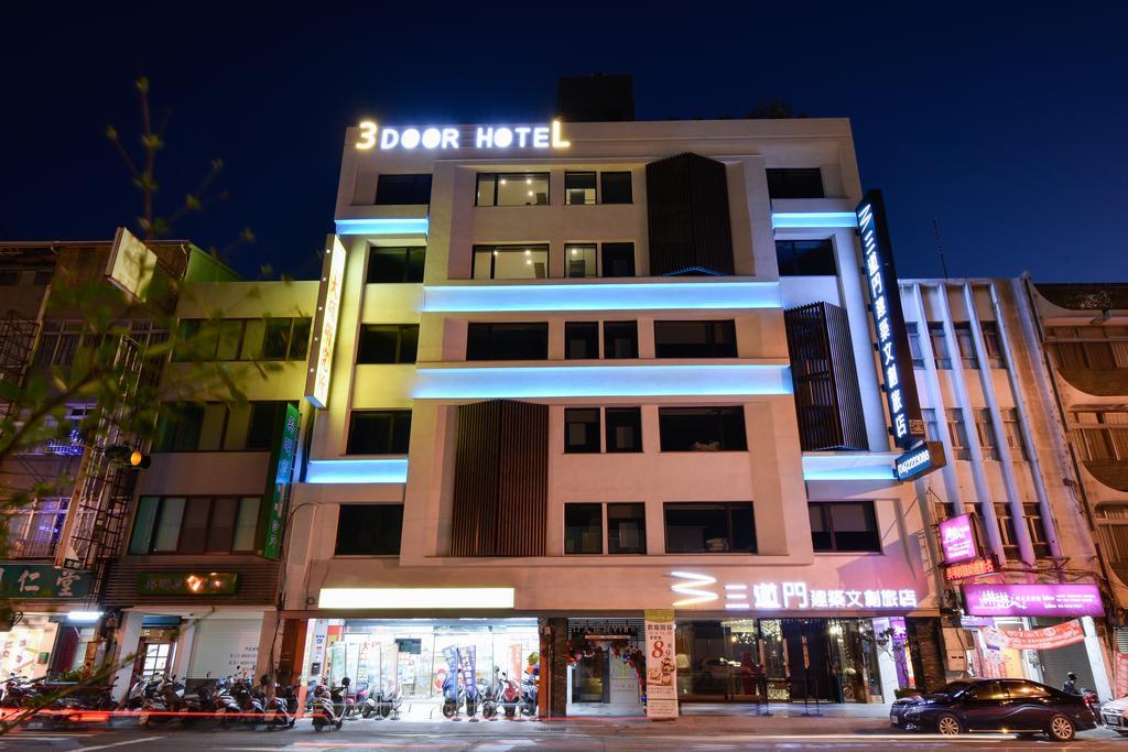 3 Door Hotel Tainan Exterior photo